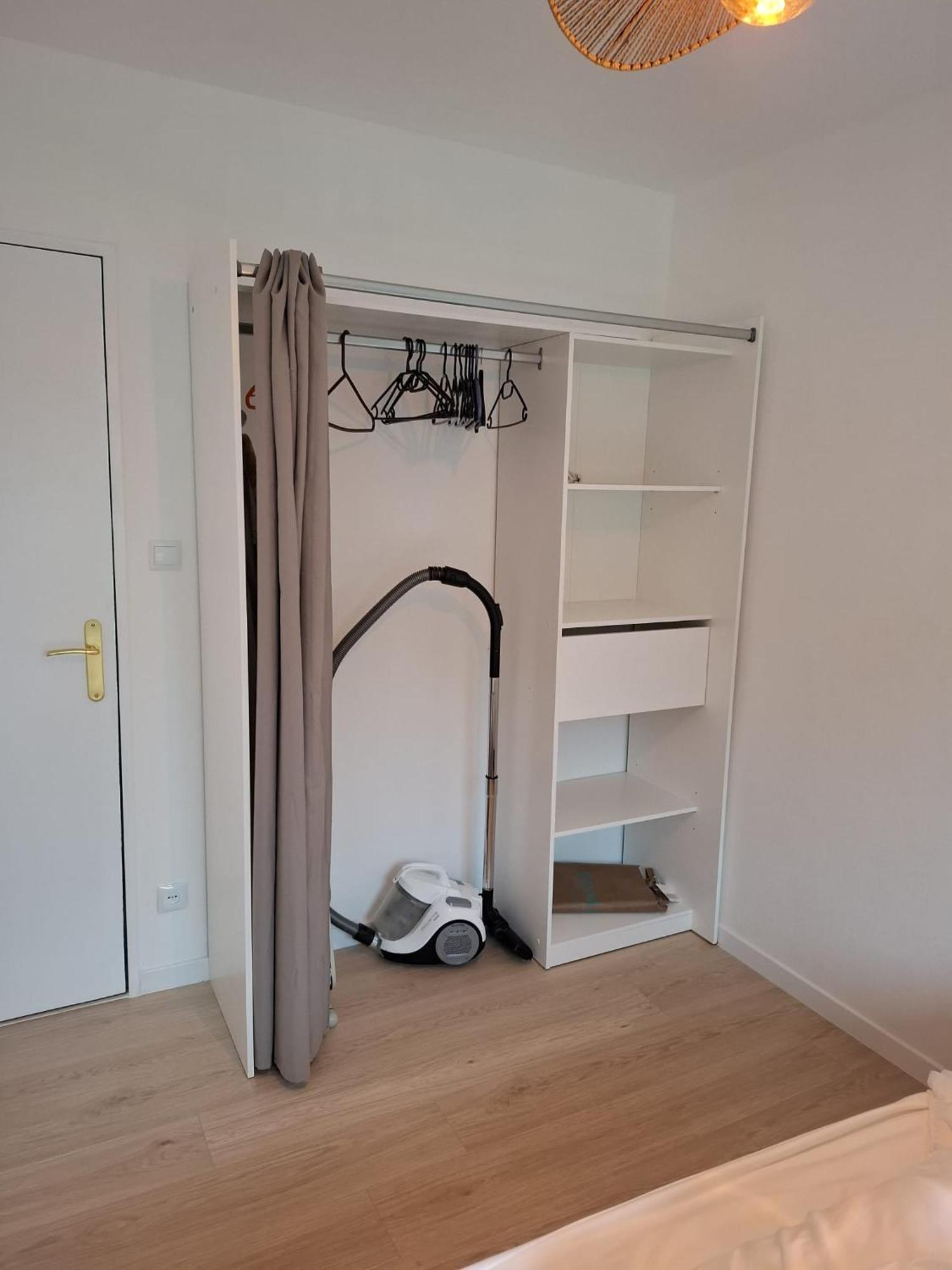New, T2 Neuf Proche Parlement Appartement Straatsburg